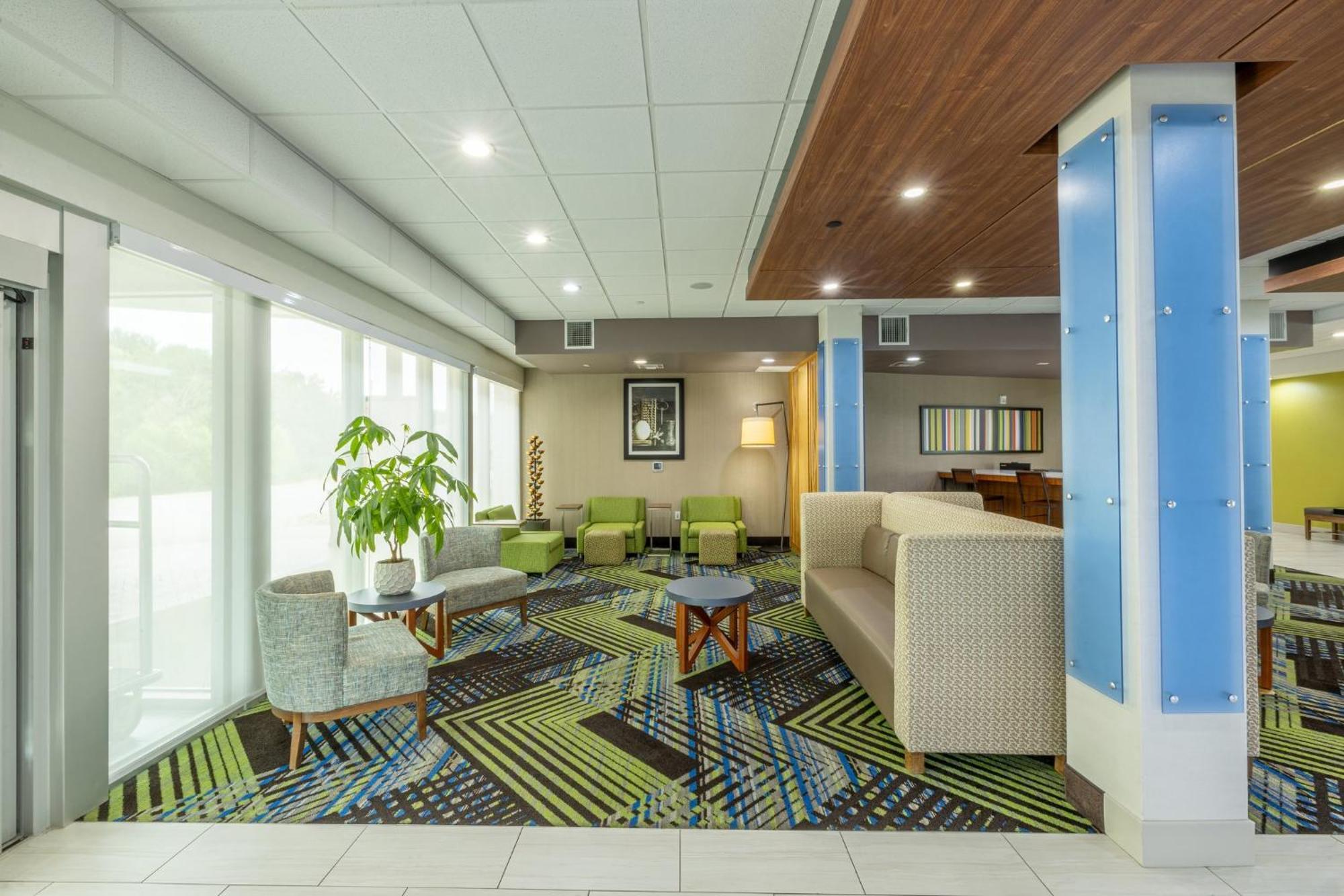 Express & - By Ihg Hotel Lindale