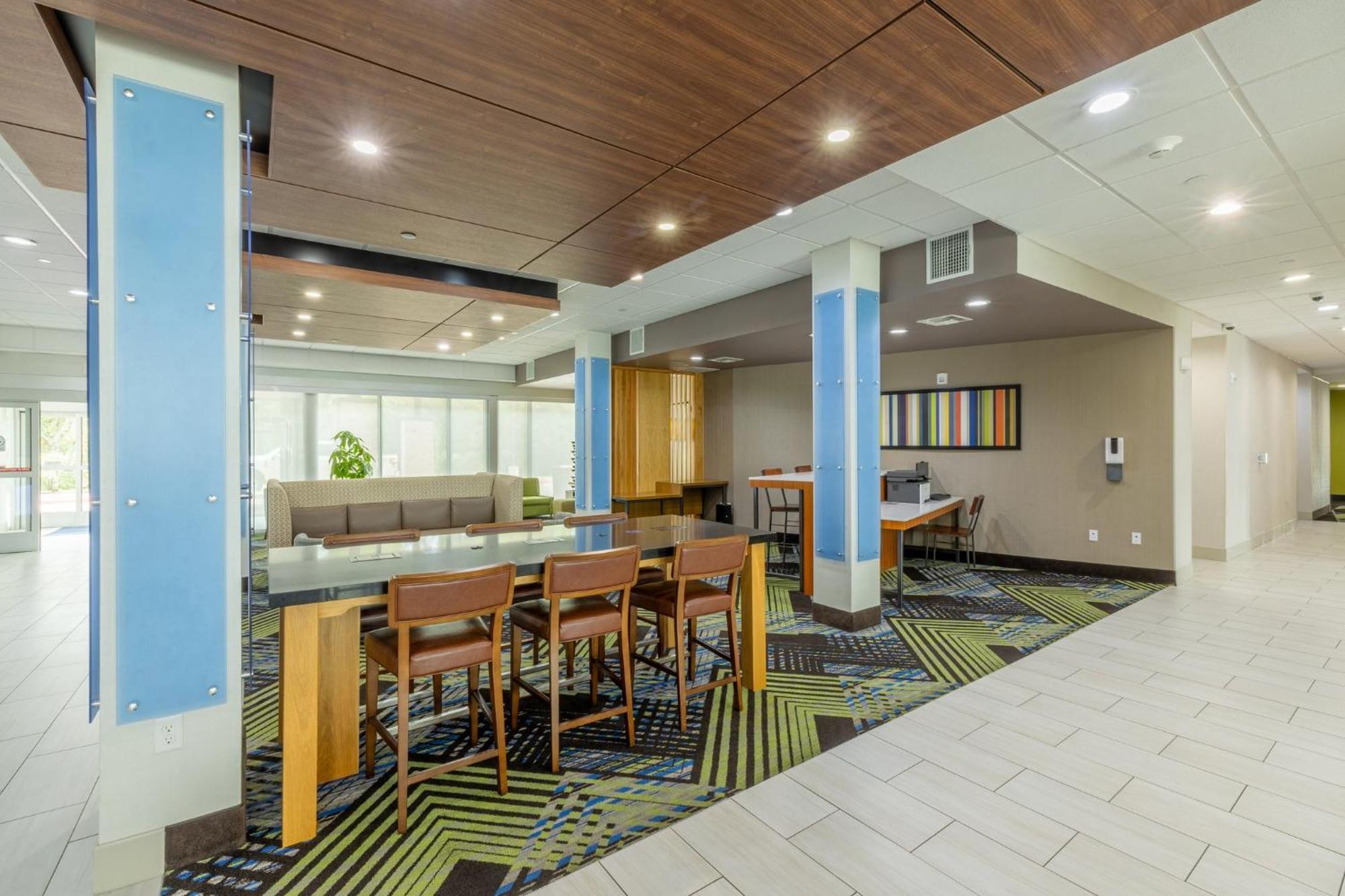 Hotel Express & - By Ihg Lindale